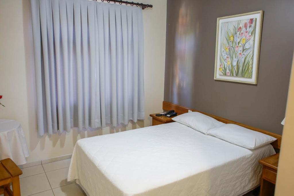 Hotel Abib Irati  Zewnętrze zdjęcie